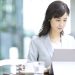 仕事をする女性